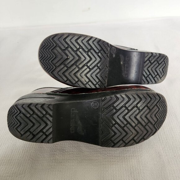 Dansko Cheetah Patent Leather Print Women’s Slip On Clogs Size 38 Nursing Shoes - Picture 10 of 14